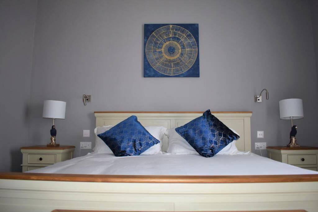 Modern Luxury In St. Julians Villa Saint Julian's